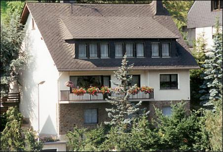 Gaestehaus Karbach Обервезел Екстериор снимка